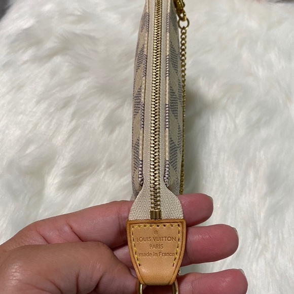 Authentic Louis Vuitton Mini Pochette Accessoires - Picture 3 of 8